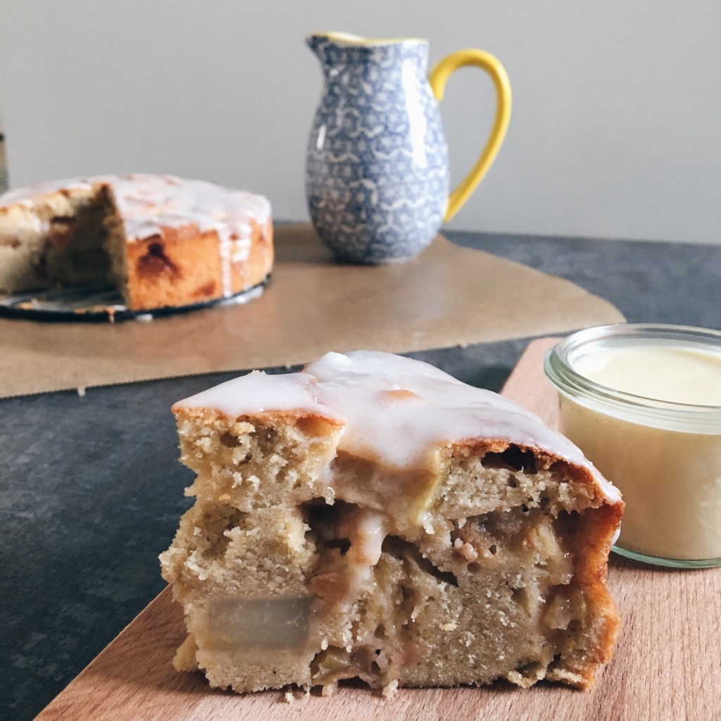 Pear-Apple-Cake with Vanilla